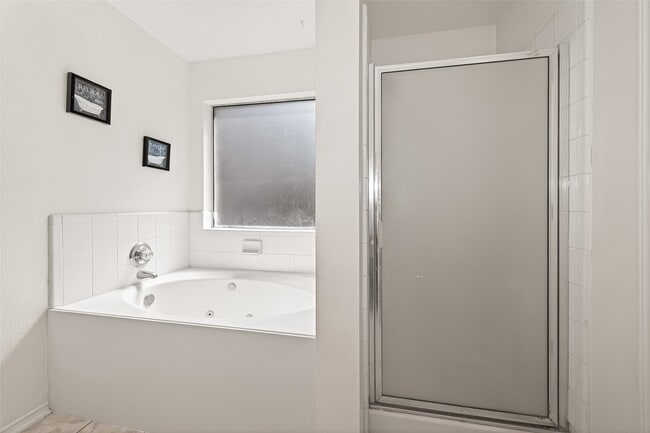 Building Photo - 3807 Brook Garden Ln