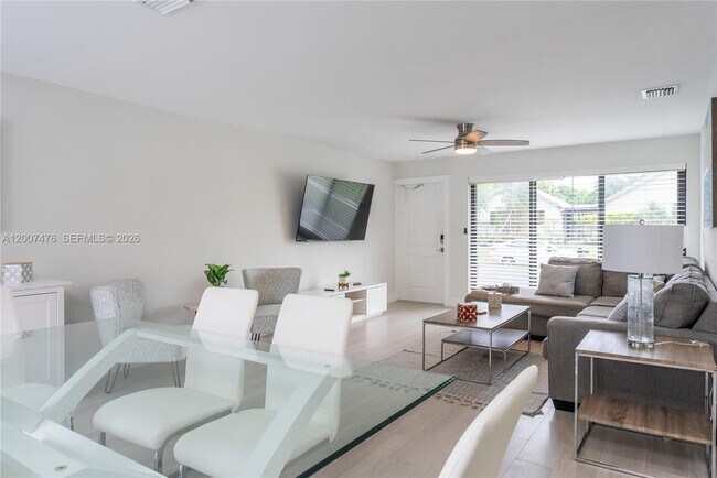 Building Photo - 510 SE 3rd Ave