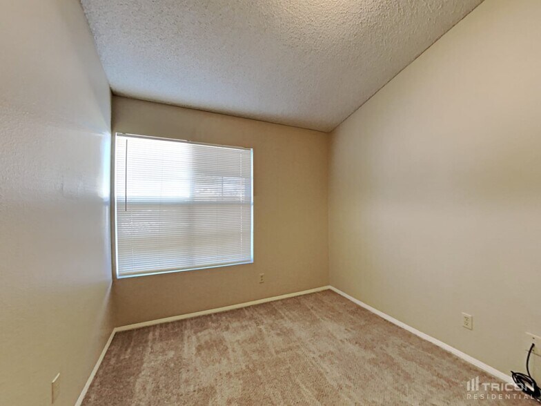 Building Photo - 1417 E Ironwood Dr
