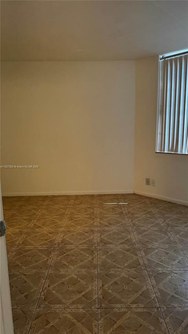 Building Photo - 212 Lake Pointe Dr