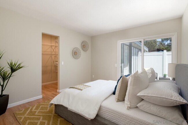 Building Photo - 2738 Erie St