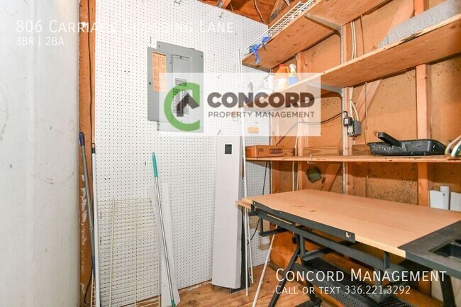 Building Photo - 806 Carriage Crossing Ln