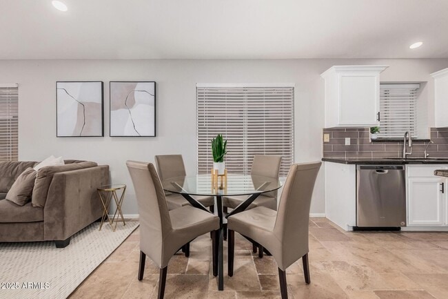 Building Photo - 4632 E Mossman Rd