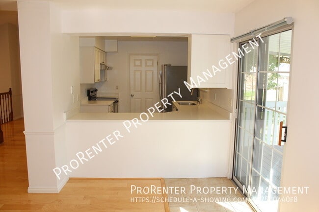 Building Photo - 523 Applewood Dr