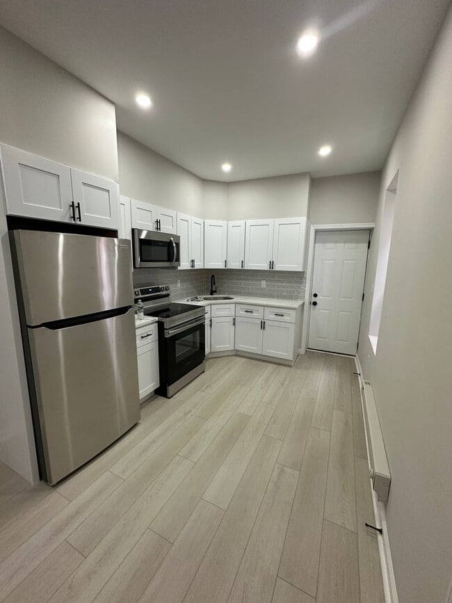 Building Photo - Beautiful Newly Renovated 3 Bedroom Home Now Available in East Parkside