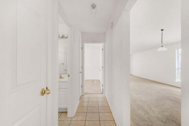 Building Photo - "Charming 3-Bedroom Home in Shalimar!"