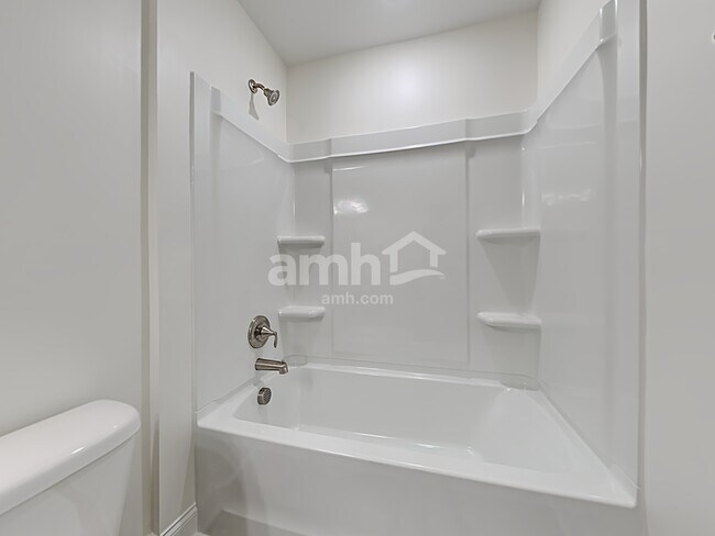 Building Photo - 512 West St