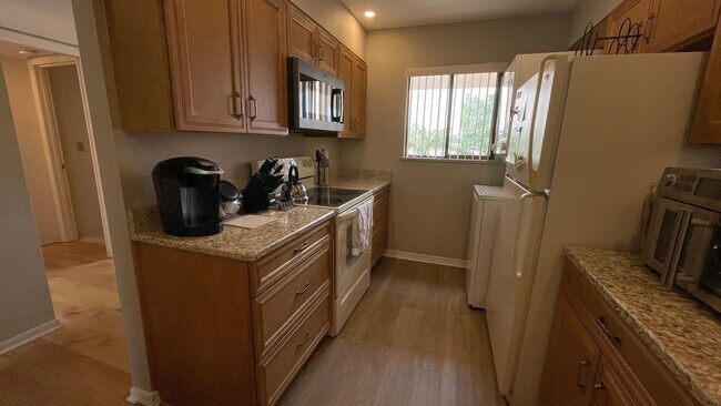 Building Photo - 6175 S Mirror Lake Dr