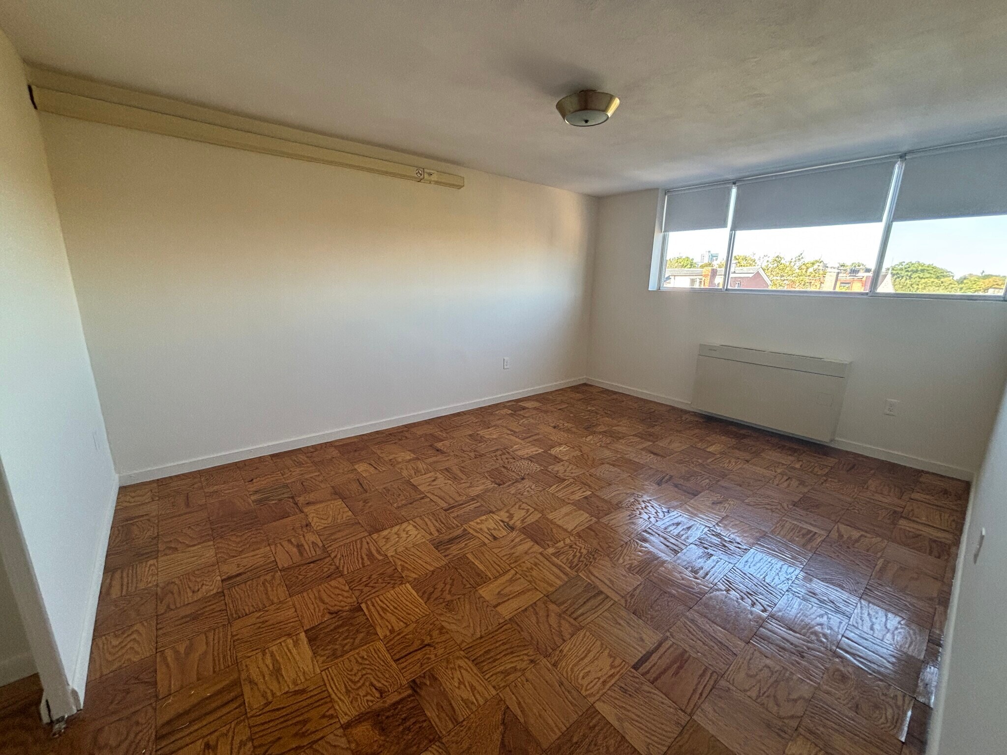 Building Photo - 16 Monmouth Ct