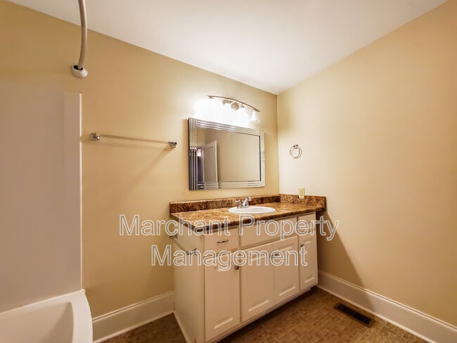 Building Photo - 333 Ridgecrest Dr