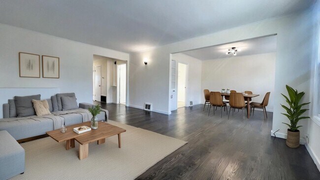 Building Photo - 11-13 Milton