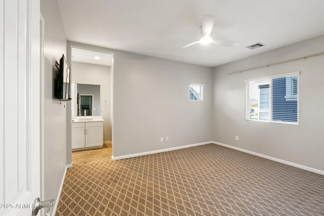 Building Photo - 714 E Boca Raton Rd