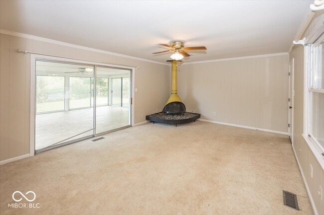 Building Photo - 130 Carmel View Dr