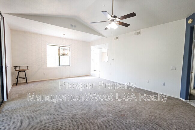 Building Photo - 15252 N 100th St