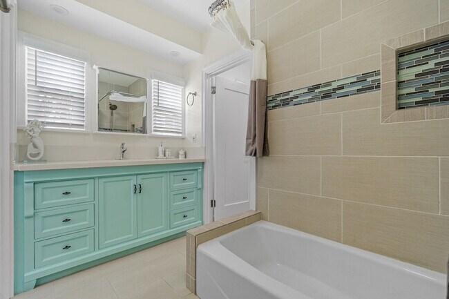 Building Photo - 3424 Carlsbad Blvd