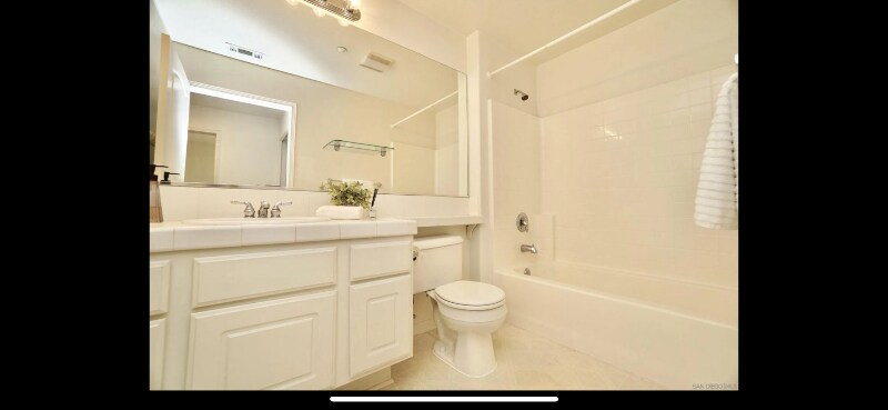 Building Photo - 817 Kalpati Cir