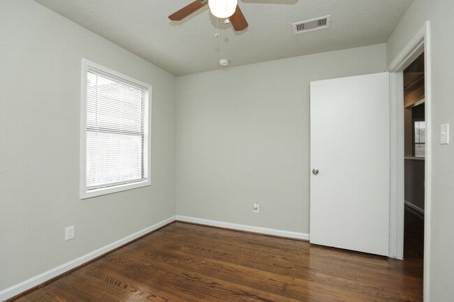 Building Photo - New Year. New Keys! Spacious 4 Bed / 2 Bath in Channelview - Move In Ready