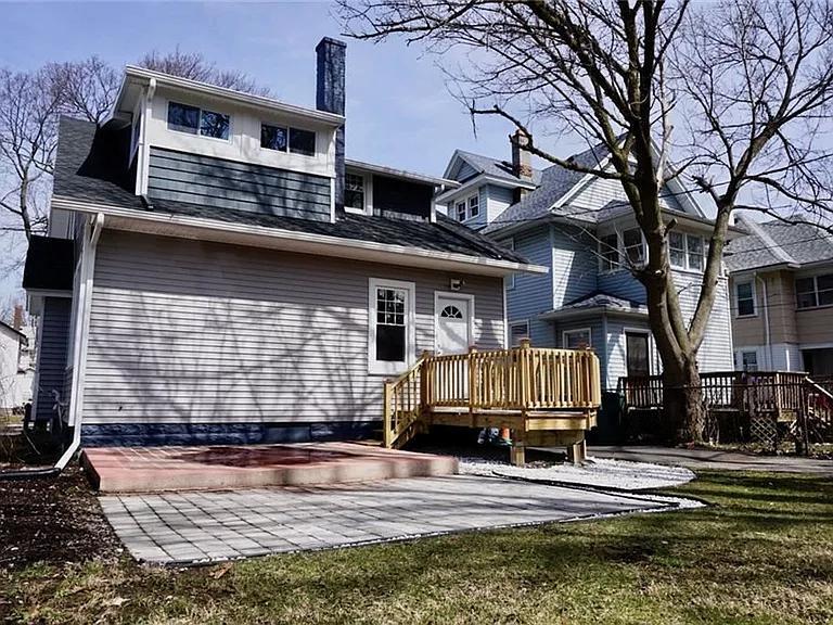 ONE roommate needed-Text Hung 585-512-6522 - 19 Ellicott St