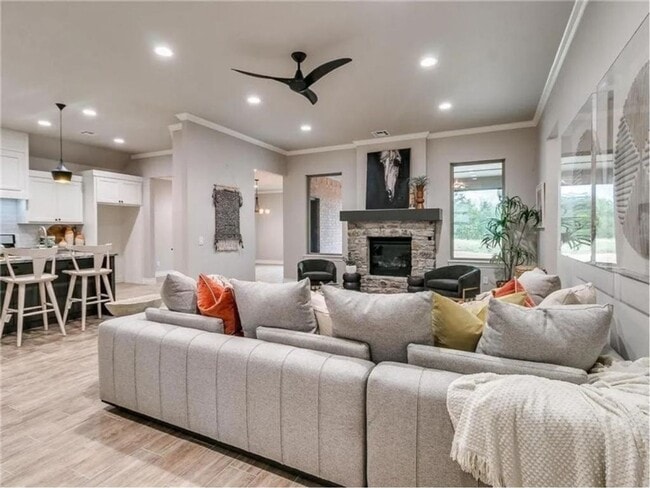 Building Photo - Gorgeous Newer Build! 4 Bed 3 Bath in Deer...