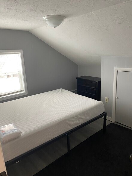 Brand new mattress - 1200 Front St