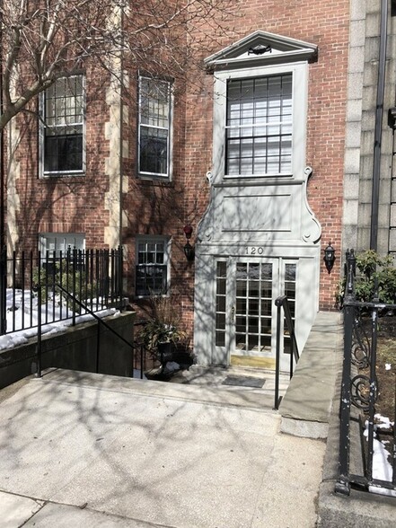 Primary Photo - 120 Beacon St
