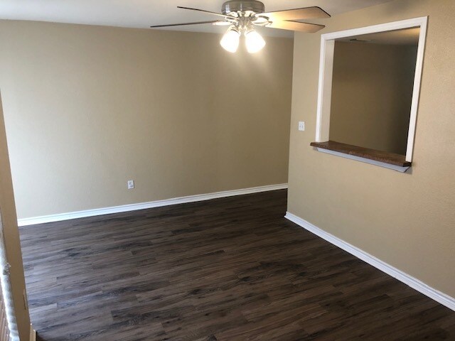 Building Photo - 1012 N Brents Ave