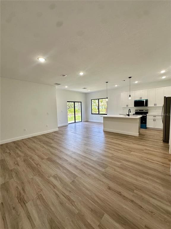 Building Photo - 3160 S San Mateo Dr