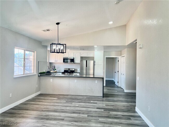 Primary Photo - 3327 Erva St