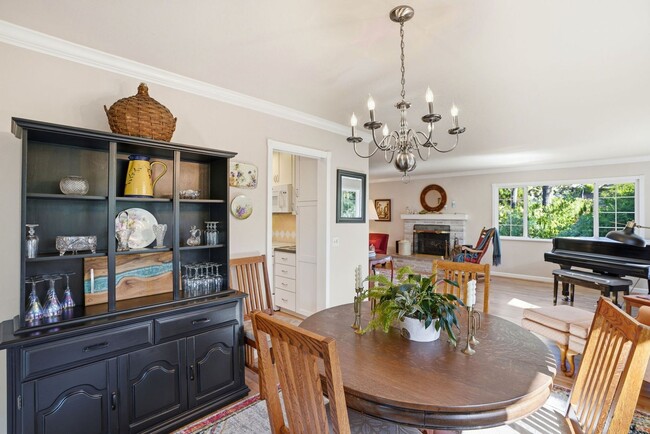 Building Photo - 241 Soledad Dr