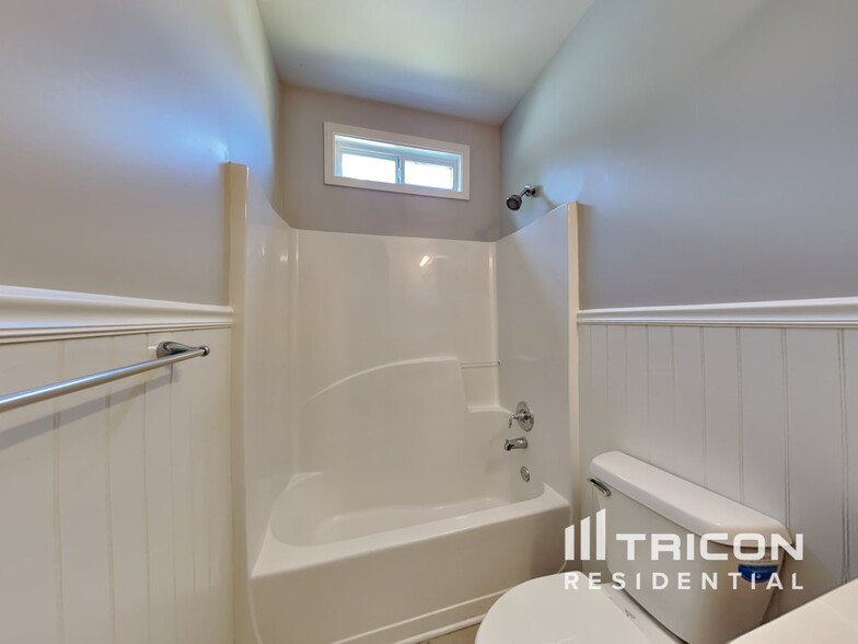 Building Photo - 56 Chimney Springs Dr SW