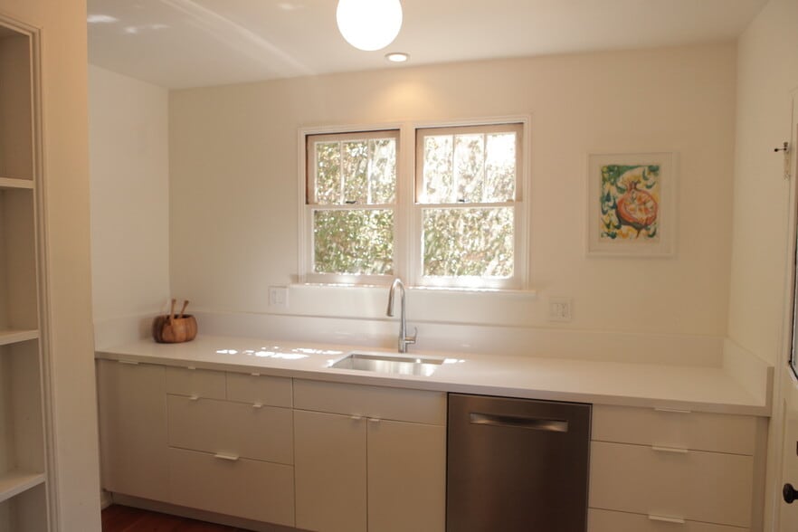 kitchen - 2415 Meadow Valley Ter