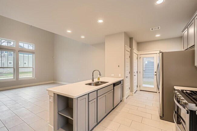 Building Photo - 10610 Wills Lp