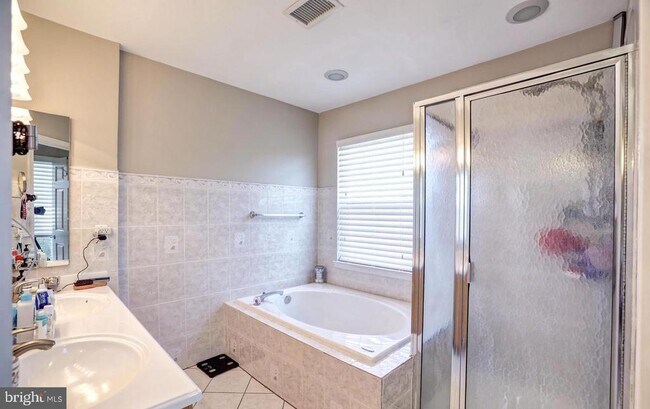 Building Photo - 102 Cagney Terrace SE