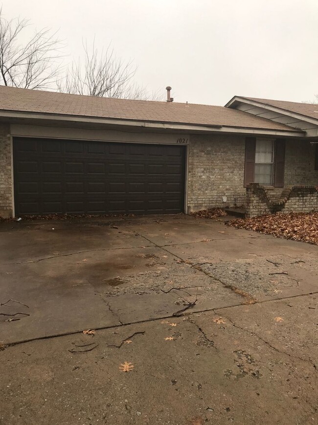 Building Photo - Edmond Home Ready for Occupancy