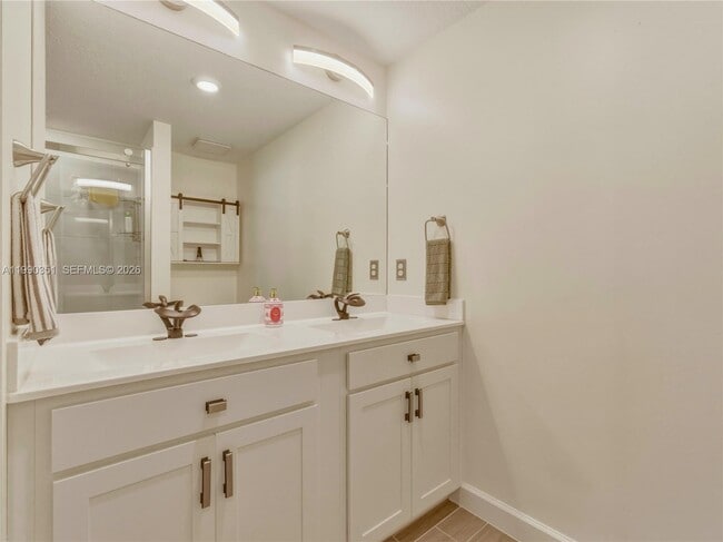 Building Photo - 6011 Woods Edge Cir