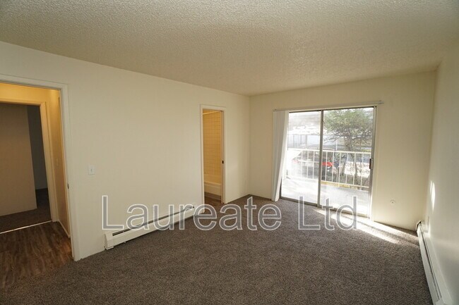 Building Photo - 2225 S Jasmine St