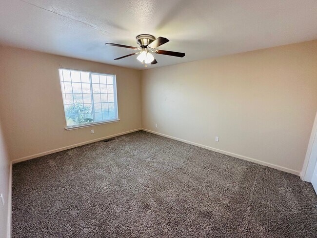 Building Photo - 1545 Wrangler Ln
