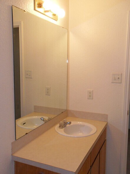 Building Photo - 4504 Alan Kent Dr