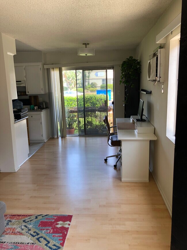 dining area - 3741 Westwodl blvd
