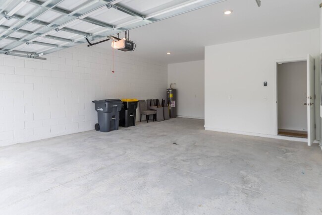 Building Photo - 2310 Lancashire St