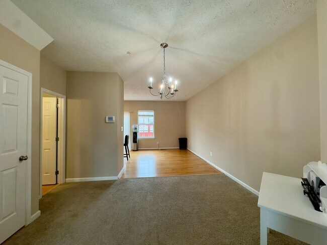 Building Photo - Charming 3BD/2BA/2 Half Bath Townhome with Garage in Aberdeen, MD!