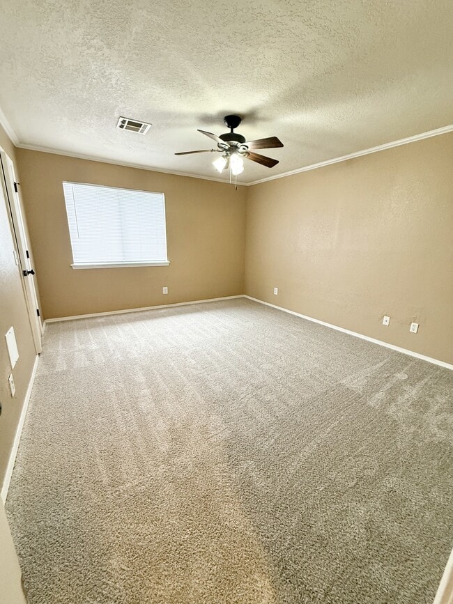 Building Photo - 1334 Eastgate Dr