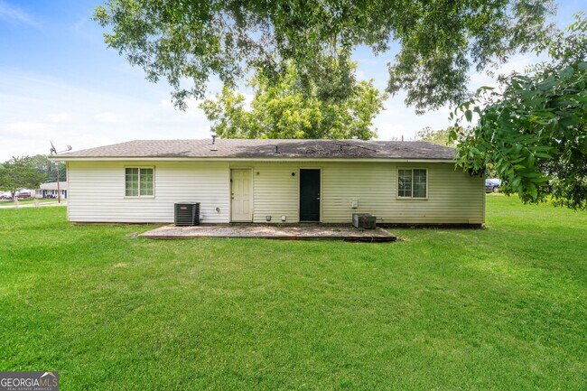 Building Photo - 165 Amethyst Dr