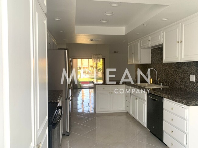 Building Photo - Gorgeous Home in Beautiful Community with ...