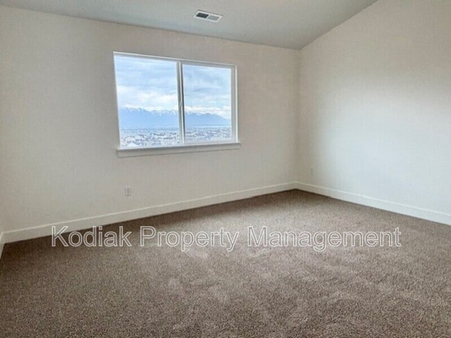 Building Photo - 2702 Blue Dawn Ln