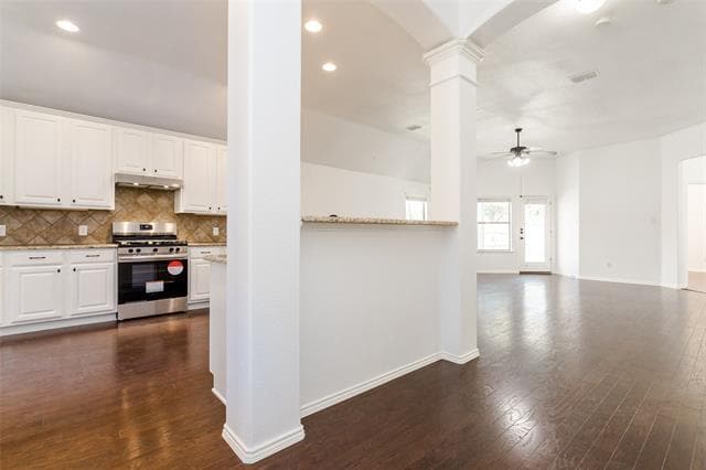 Building Photo - 918 Mangrove Dr