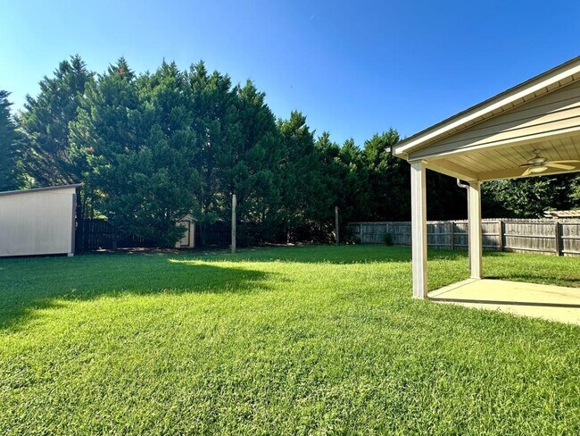 Building Photo - 717 Bellingham Way