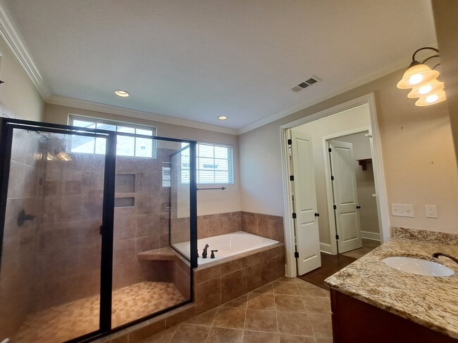 Building Photo - 12170 Inglecrest Ln