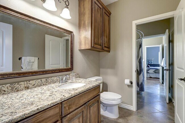Building Photo - 15134 Barataria Dr