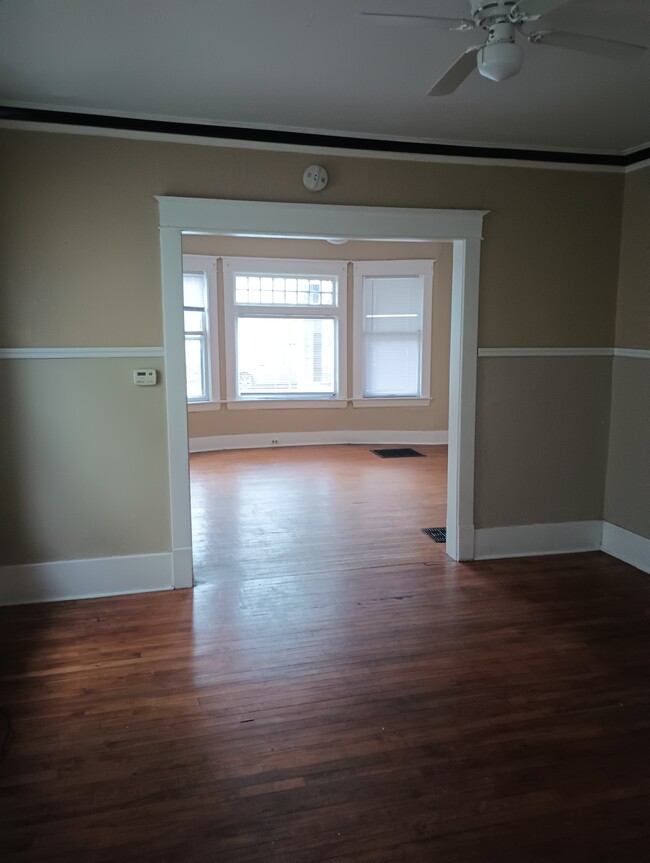 Living and dining room - 1256 Jefferson Ave SE